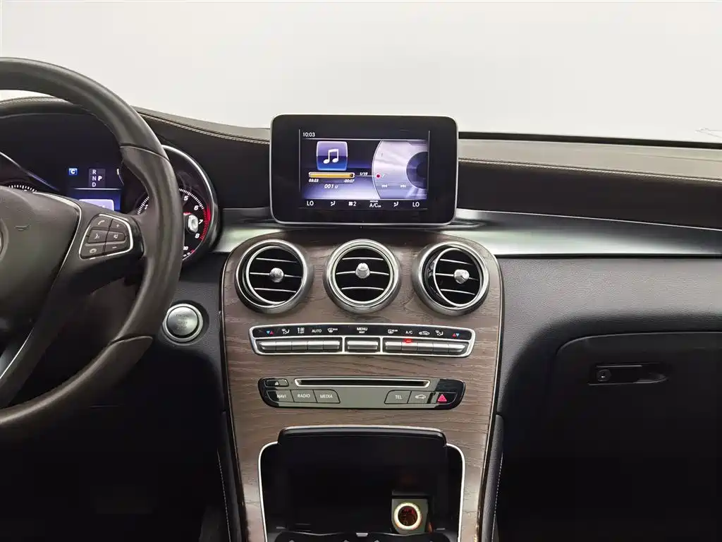 Mercedes-Benz GLC 2016 — фото 12