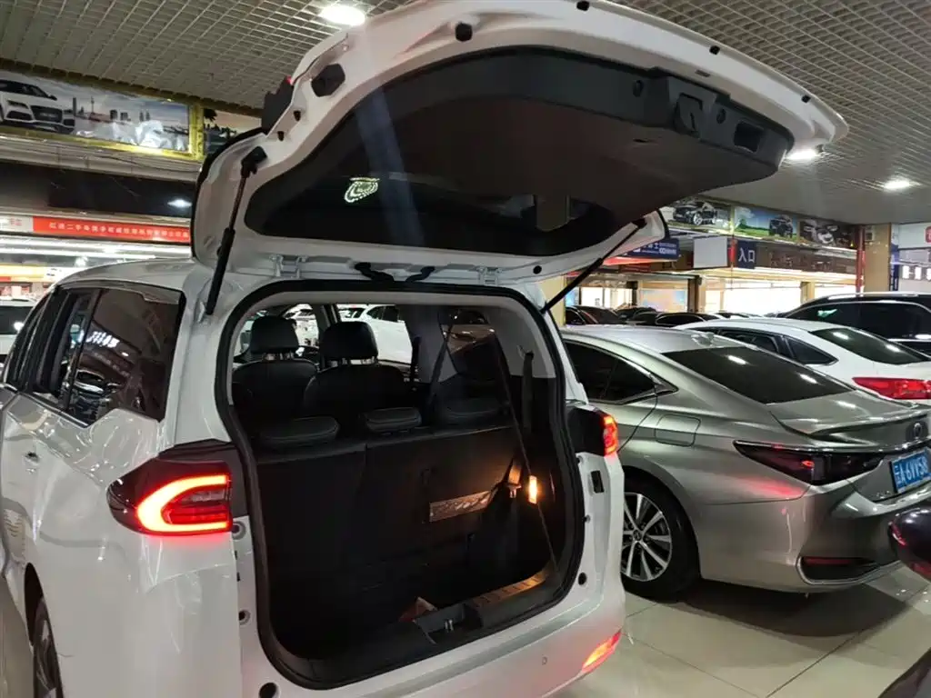 GAC Motor Trumpchi M6 2025 — фото 19
