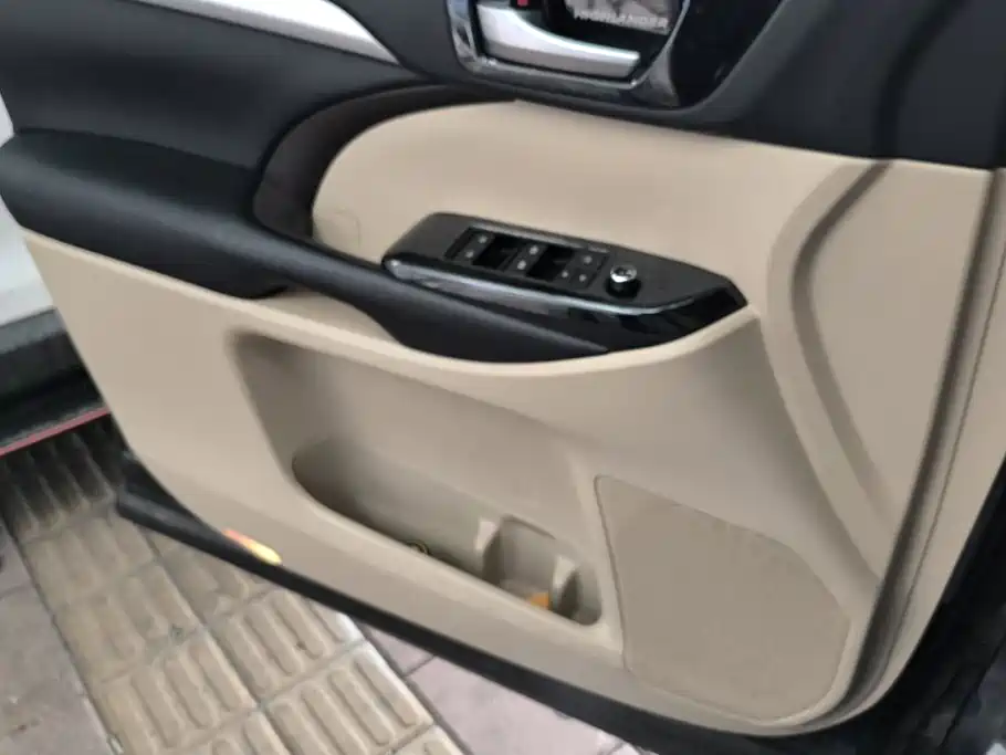 Toyota Highlander 2020
