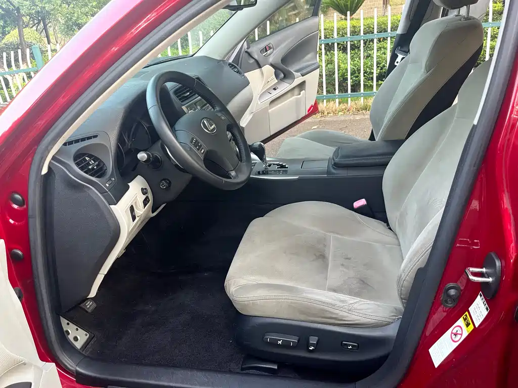 Lexus IS 2009