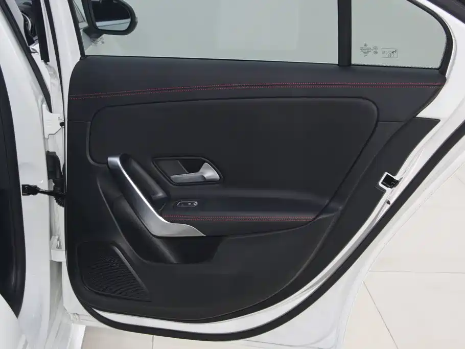Mercedes-Benz A-Class 2024 — фото 25