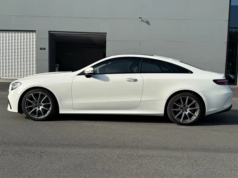 Mercedes-Benz E-Class 2021 — фото 14