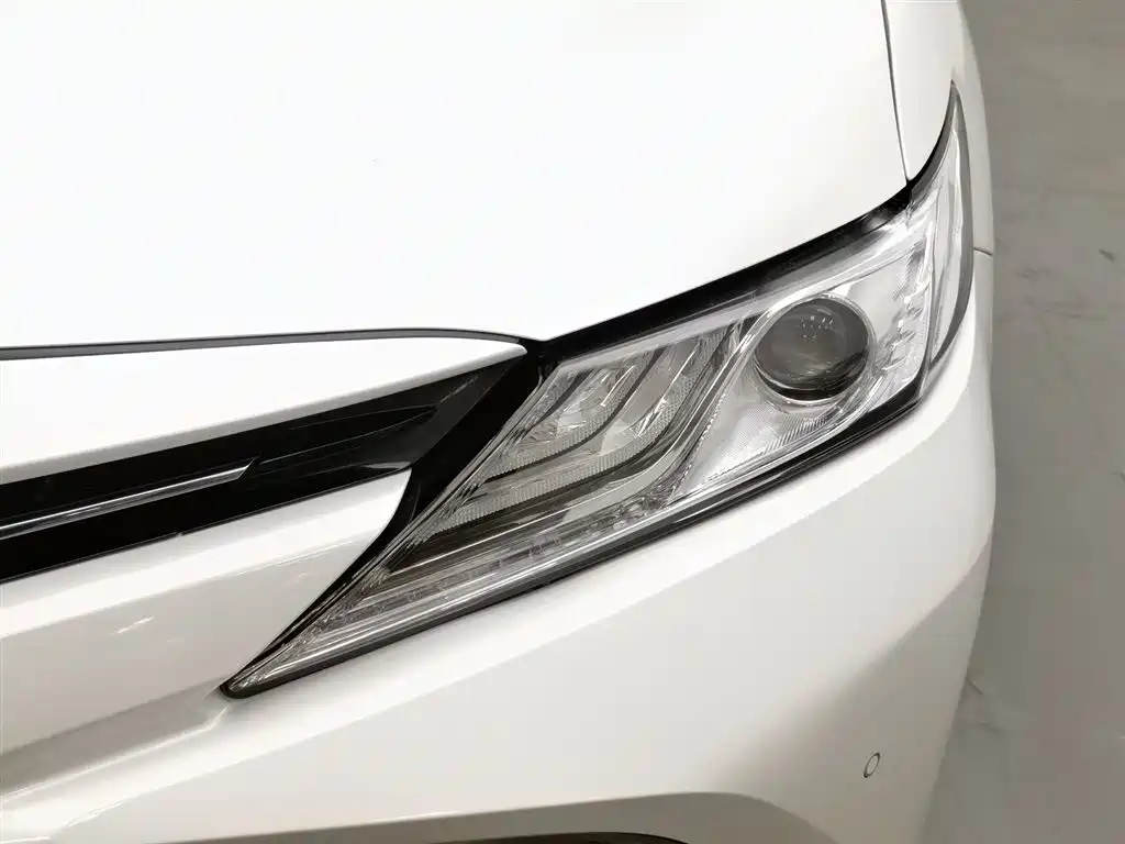 Toyota Camry 2020 — фото 7