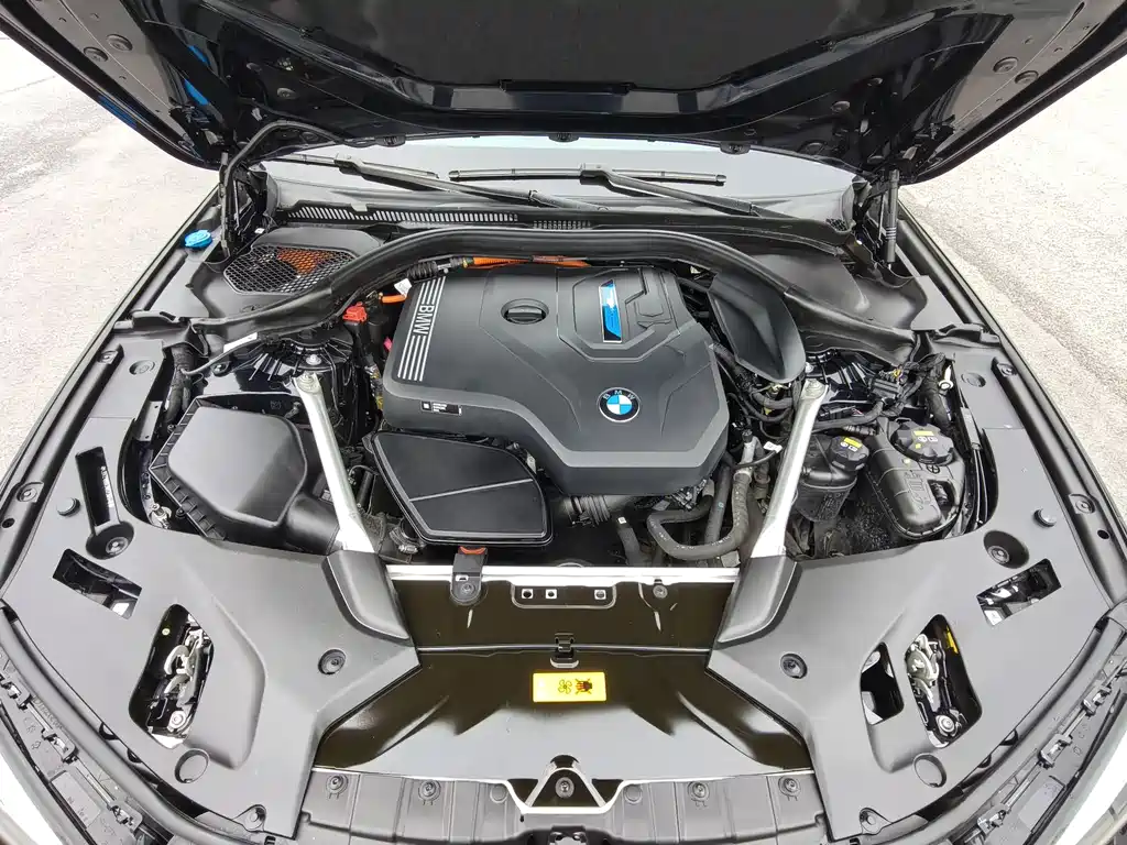 BMW 5 Series New Energy 2022 — фото 18