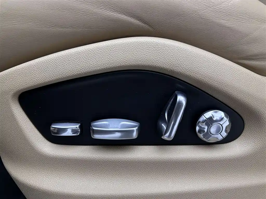Porsche Cayenne 2020 — фото 26