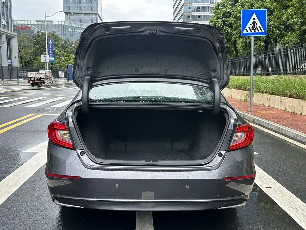 Honda Accord 2020 — фото 11