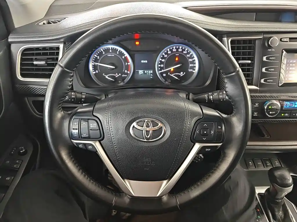 Toyota Highlander 2017 — фото 11