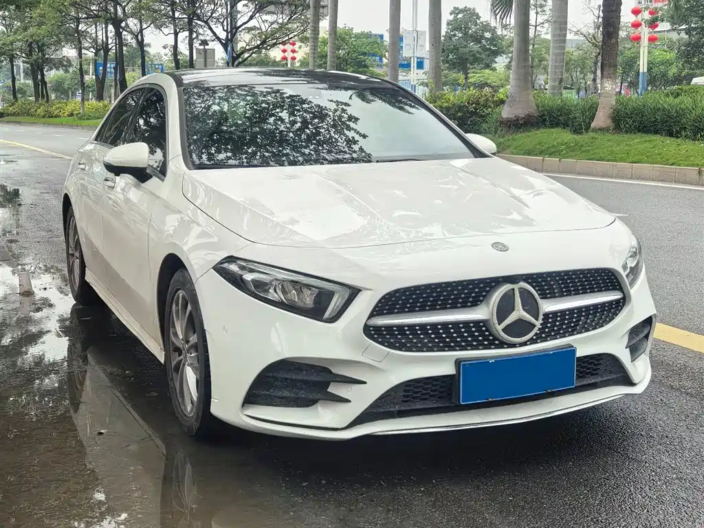 Mercedes-Benz A-Class 2019 — фото 3