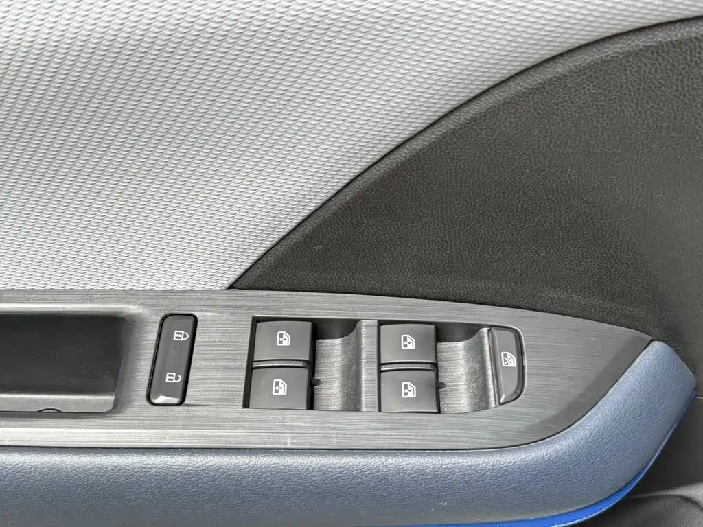 Chevrolet Cruze 2023 — фото 17