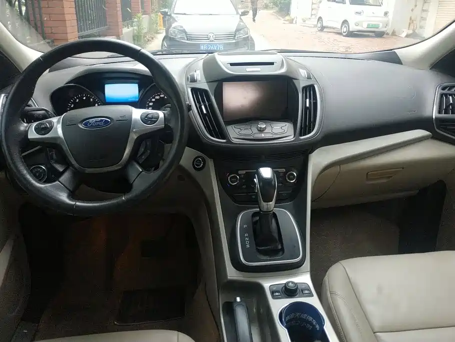 Ford Kuga 2014 — фото 12