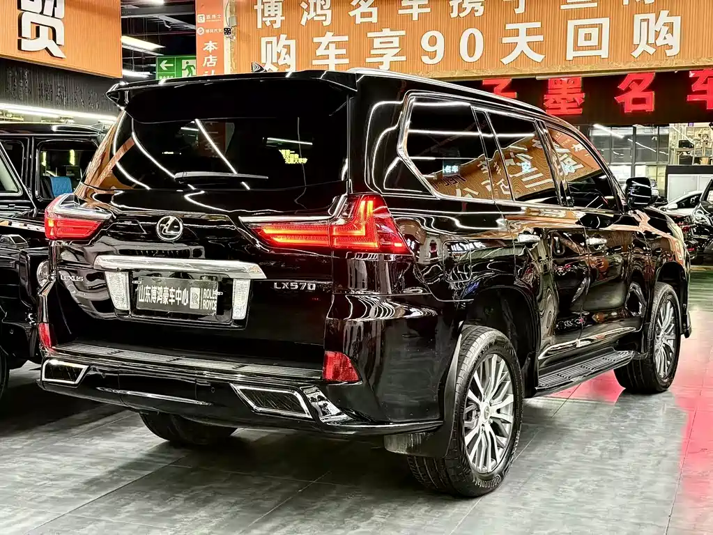 Lexus LX 2016 — фото 20