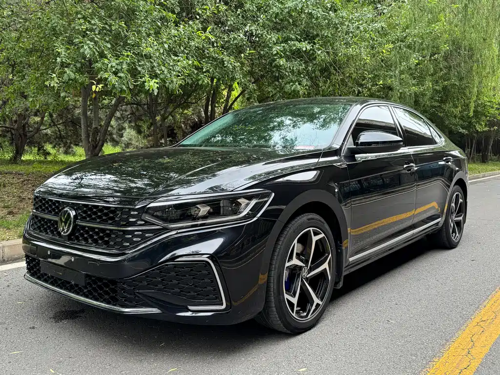 Volkswagen Passat 2025