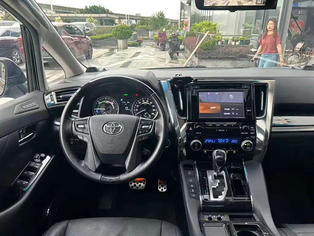 Toyota Vellfire 2020 — фото 15