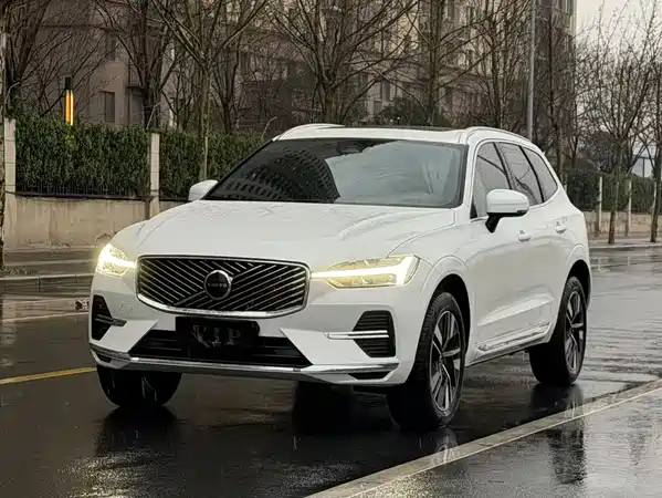 Volvo XC60 2025