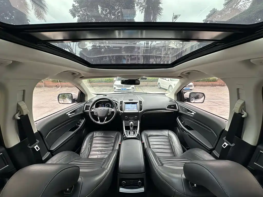 Ford Edge 2017 — фото 10