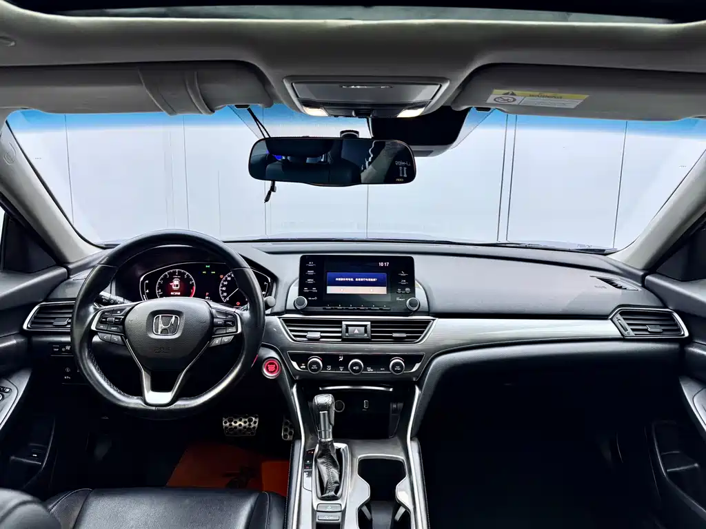 Honda Accord 2018 — фото 18
