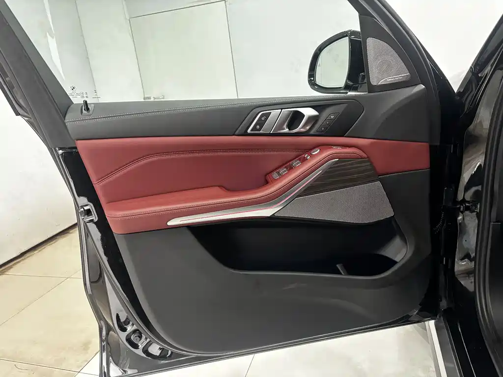 BMW X5 2025 — фото 10
