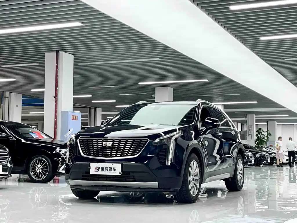Cadillac XT4 2021 — фото 1