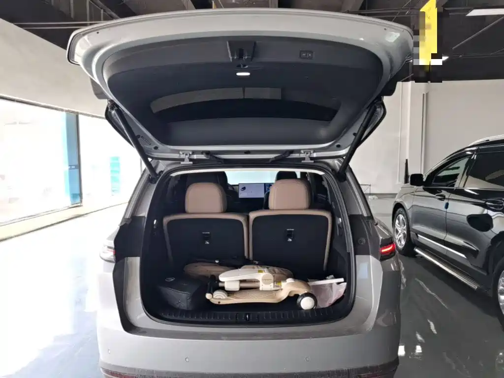 Li Auto i8 2025 — фото 19