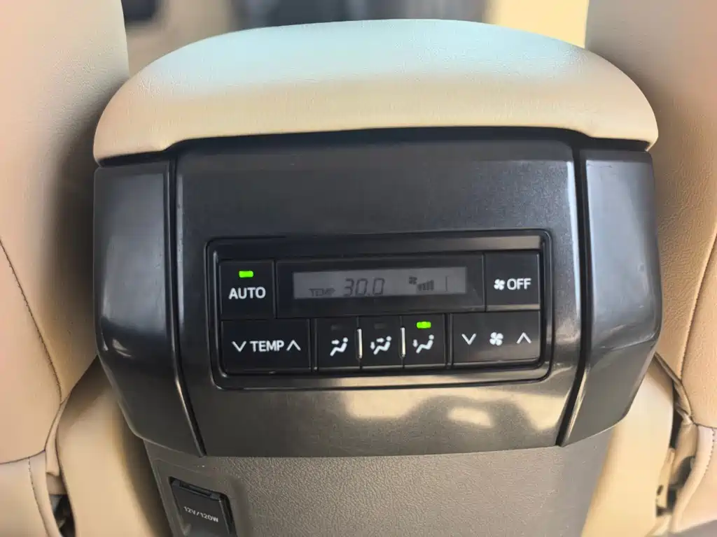 Toyota Prado 2015 — фото 15