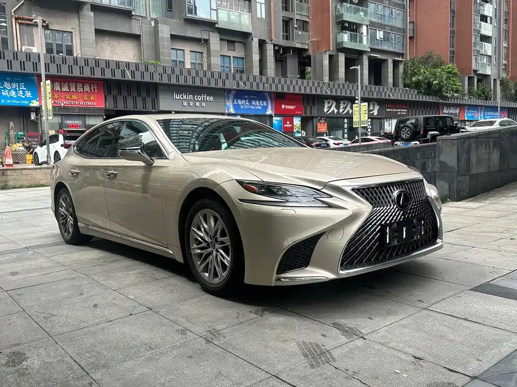 Lexus LS 2018