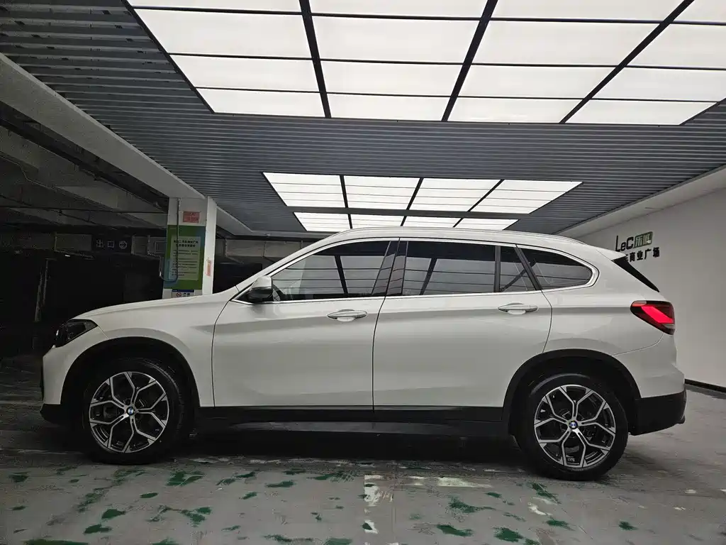 BMW X1 2021 — фото 8