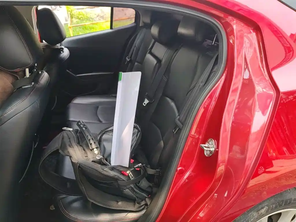 Mazda 3 Axela 2019 — фото 17