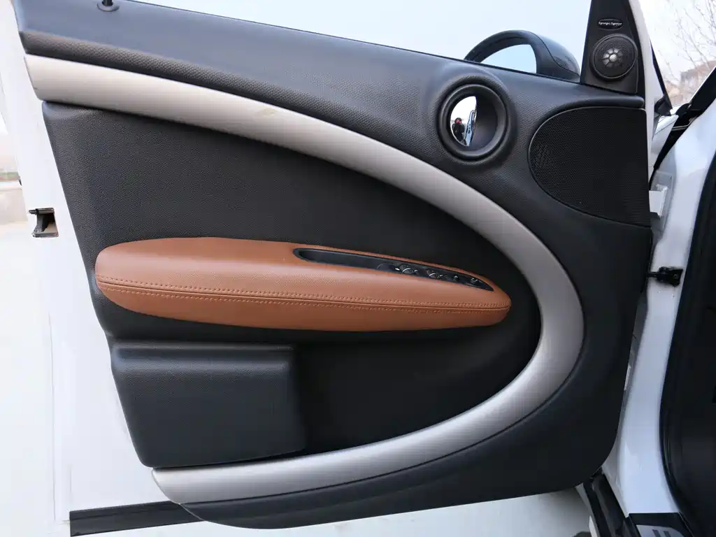 MINI Countryman 2016 — фото 12