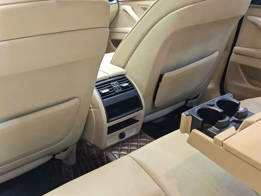 BMW 5 Series 2013 — фото 26