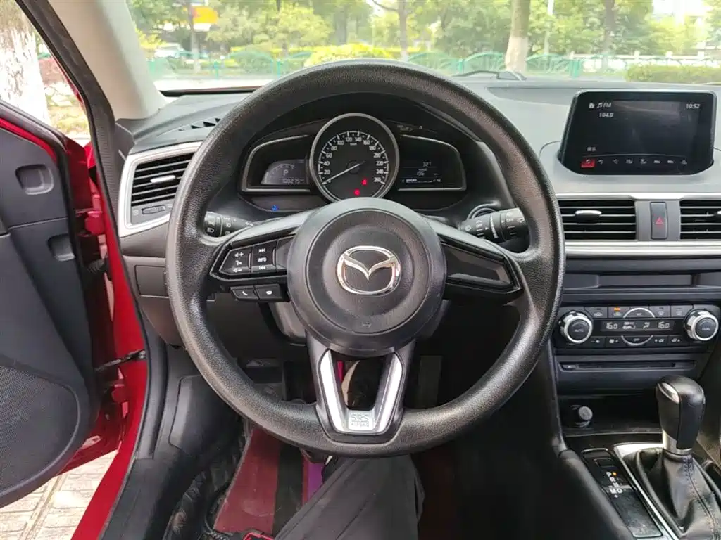 Mazda 3 Axela 2019 — фото 11