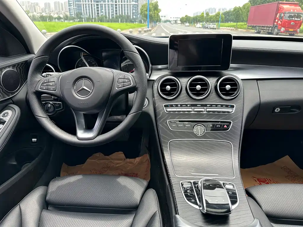 Mercedes-Benz C-Class 2017 — фото 16