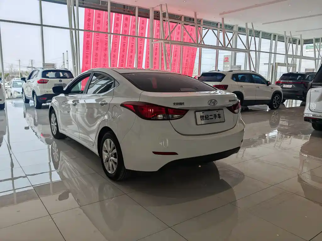 Hyundai Elantra Langdong 2018 — фото 17
