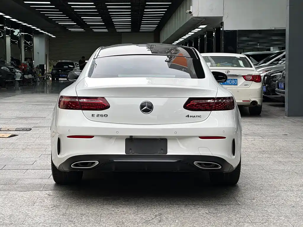 Mercedes-Benz E-Class 2022 — фото 13