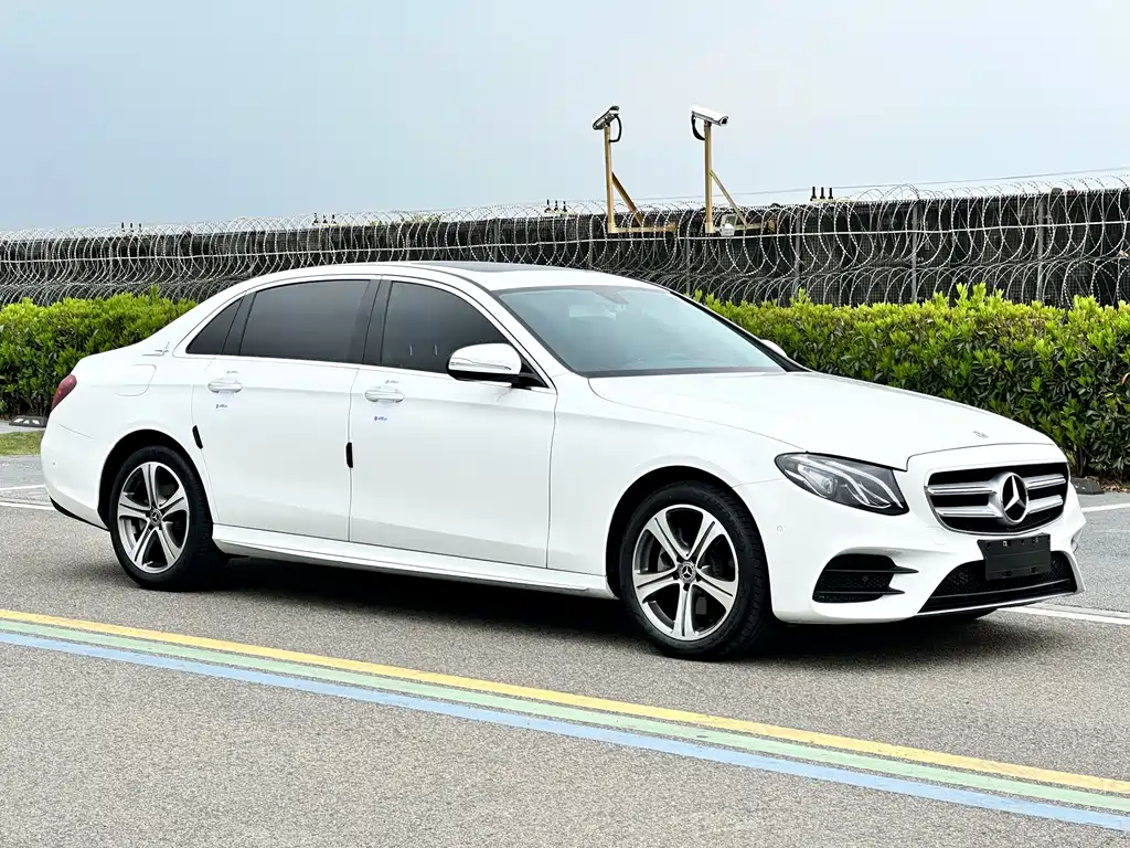 Mercedes-Benz E-Class 2018 — фото 3