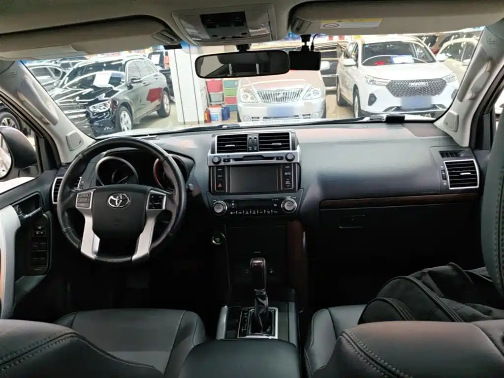Toyota Prado 2016 — фото 10