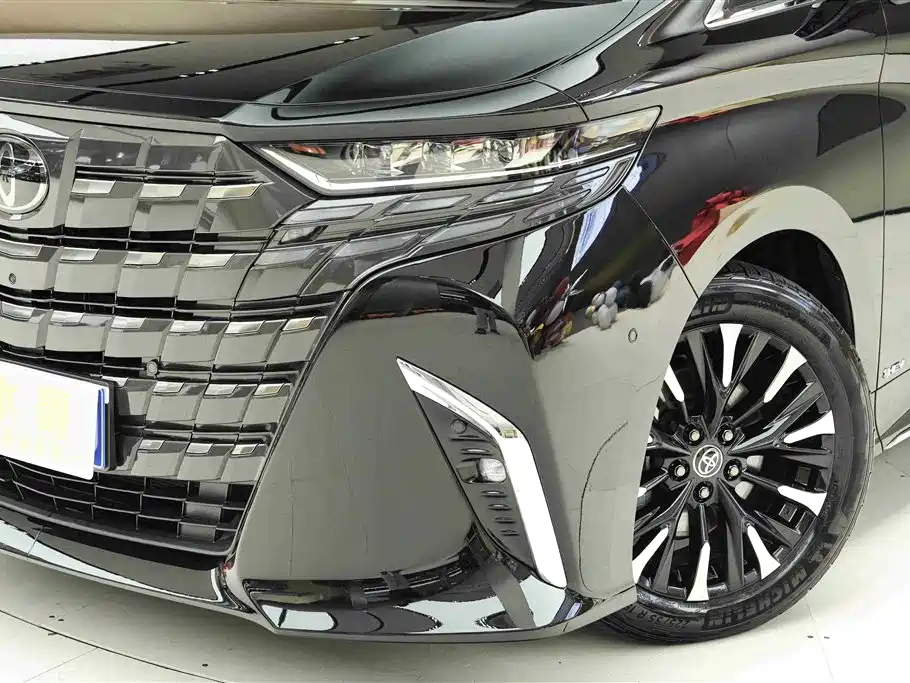 Toyota Alphard 2024 — фото 30