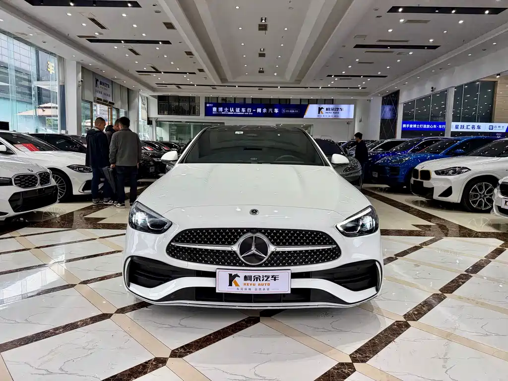 Mercedes-Benz C-Class 2023 — фото 3