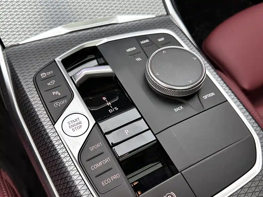 BMW 3 Series 2023 — фото 16