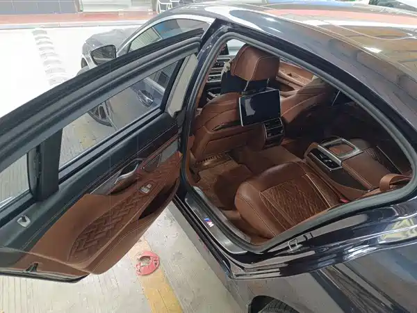 BMW 7 Series 2021