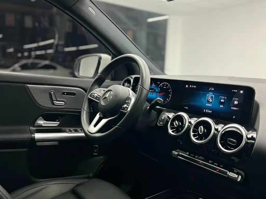 Mercedes-Benz GLA 2021 — фото 21