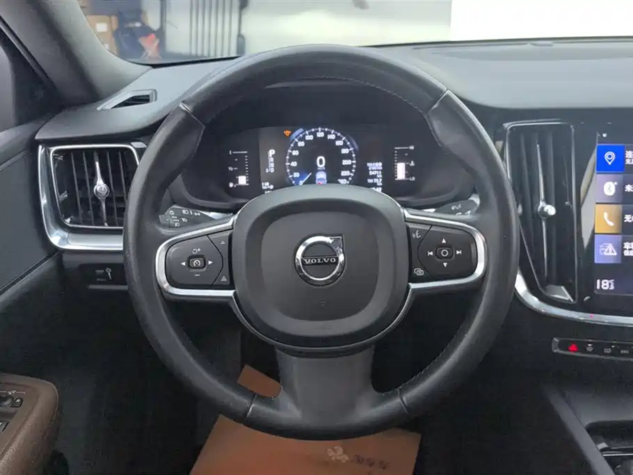 Volvo S60 2021 — фото 15