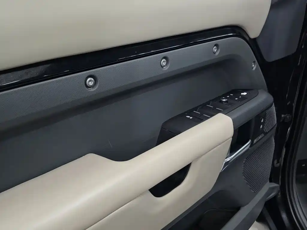 Land Rover Defender 2021 — фото 3