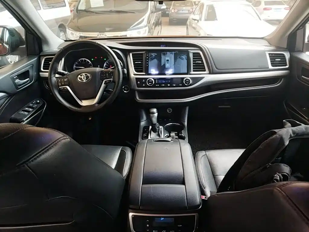 Toyota Highlander 2017 — фото 10