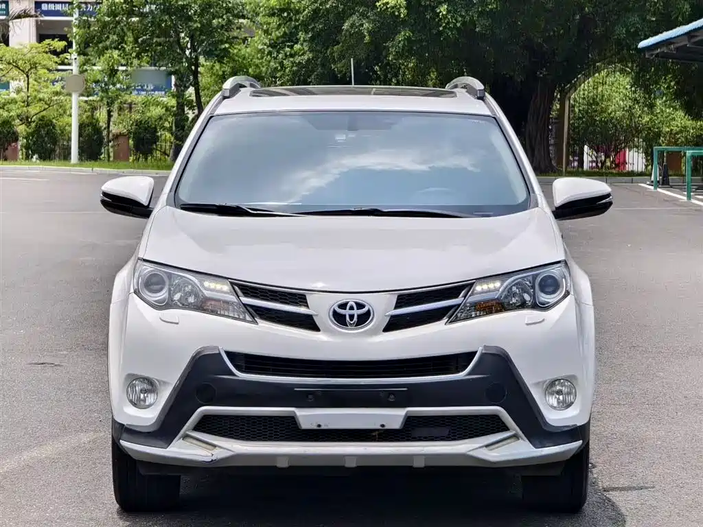 Toyota RAV4 2015 — фото 5
