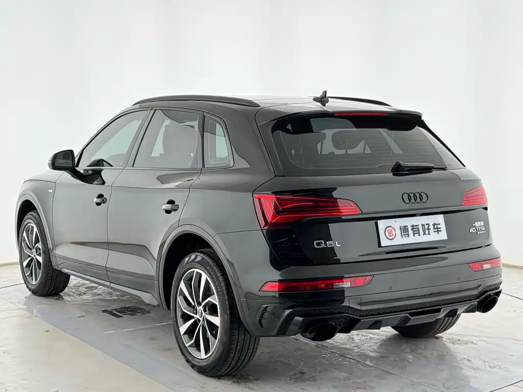 Audi Q5L 2023 — фото 11
