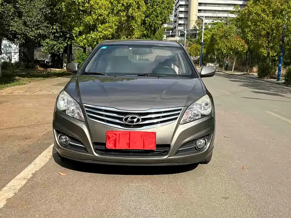 Hyundai Yuedong 2012