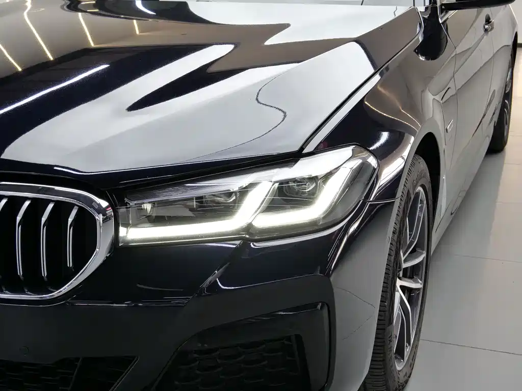BMW 5 Series New Energy 2022 — фото 25