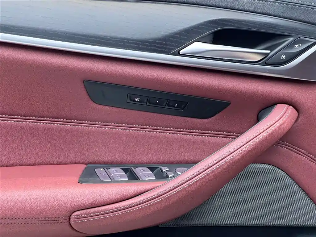 BMW 5 Series New Energy 2024 — фото 25
