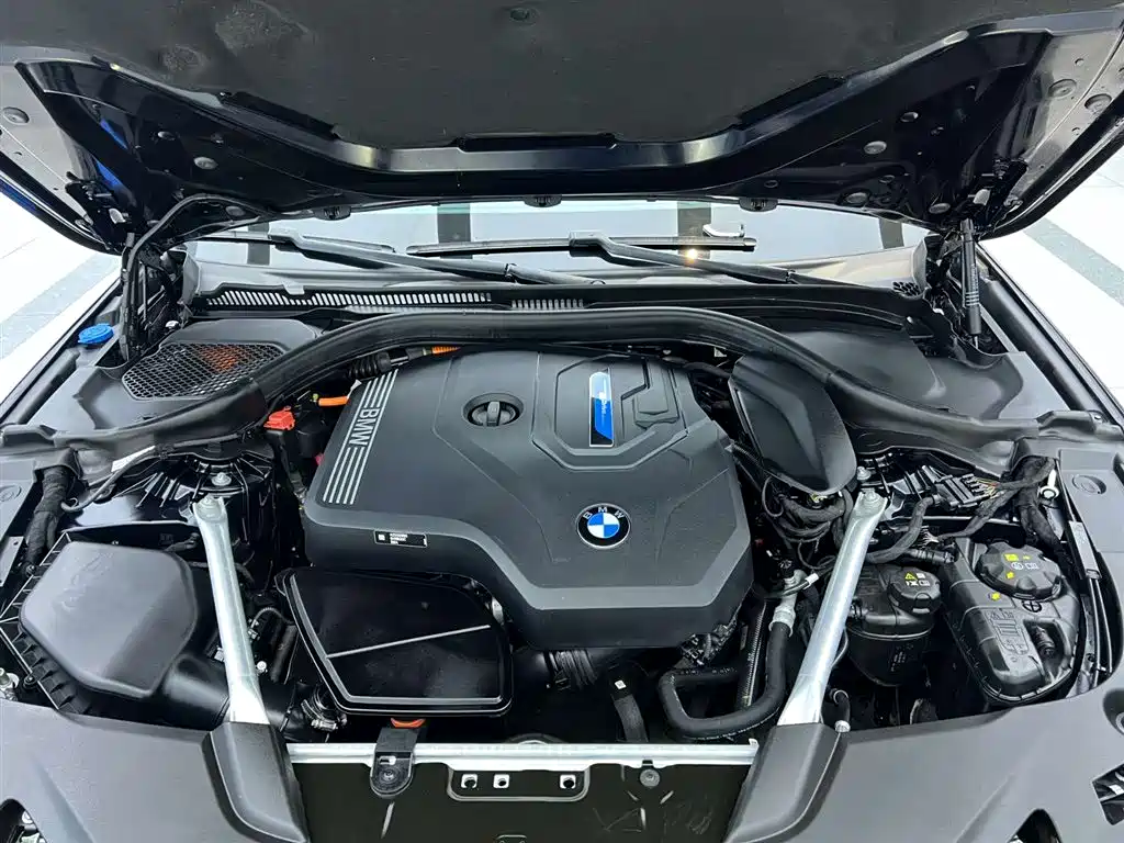 BMW 5 Series New Energy 2024 — фото 8