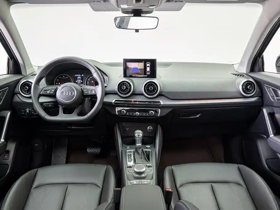 Audi Q2L 2024